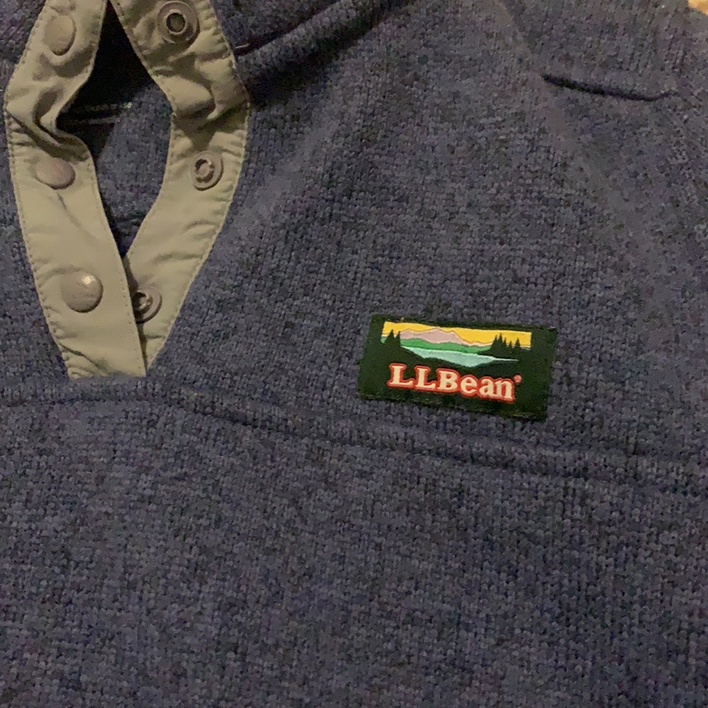 L.L Bean pullover - Picture 2 of 4